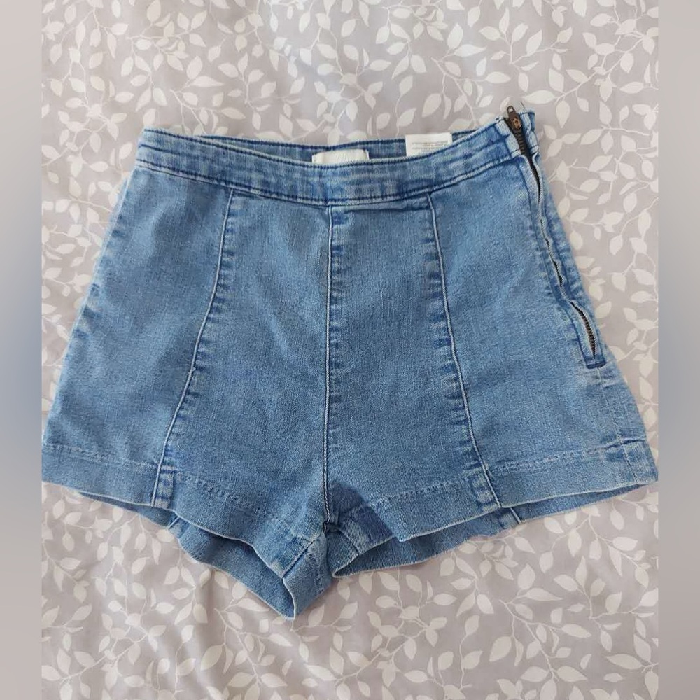 H&M blue denim shorts